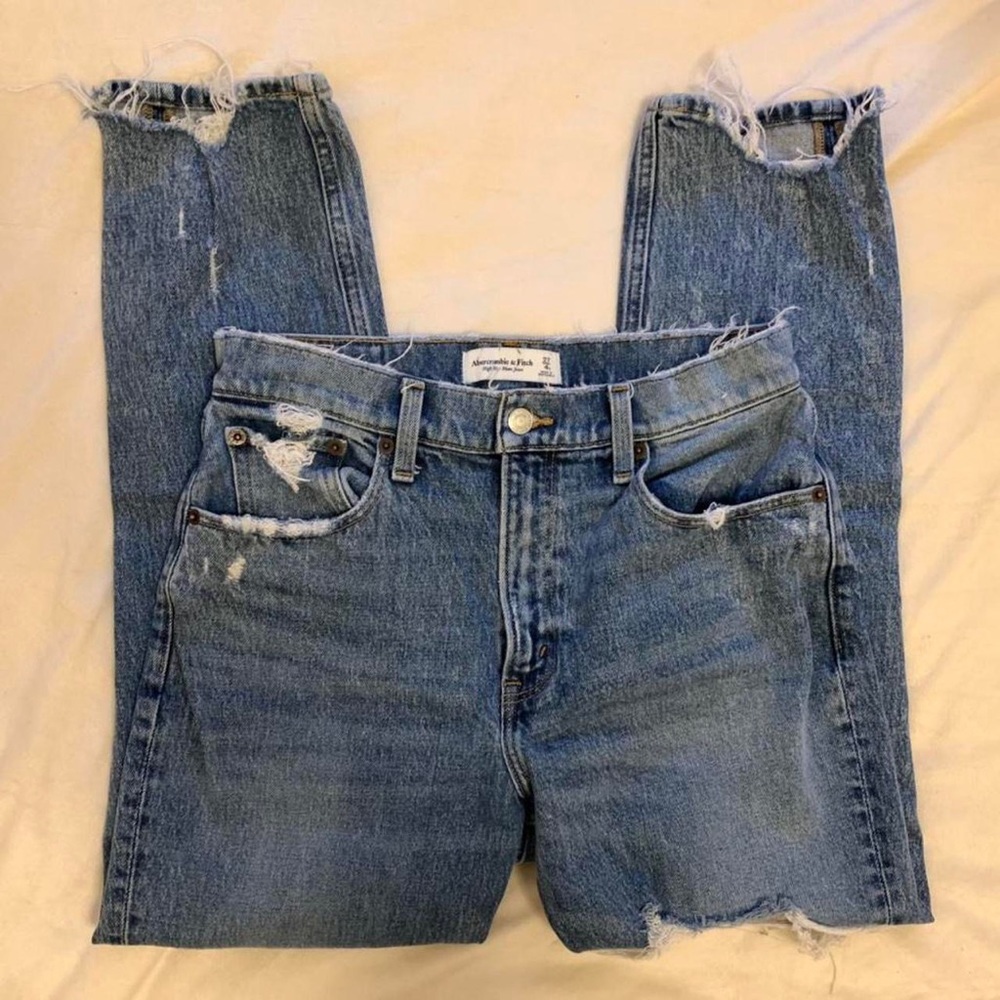 Abercrombie High Rise Mom Jean size 4 / 27W